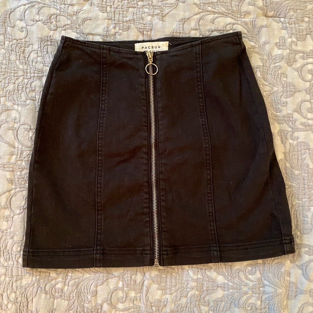 Pacsun Women’s Black Jean Skirt - Size 24